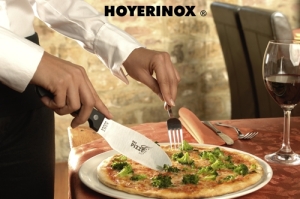 Das Pizzamesser GASTRO XL zum Zerteilen von Pizza